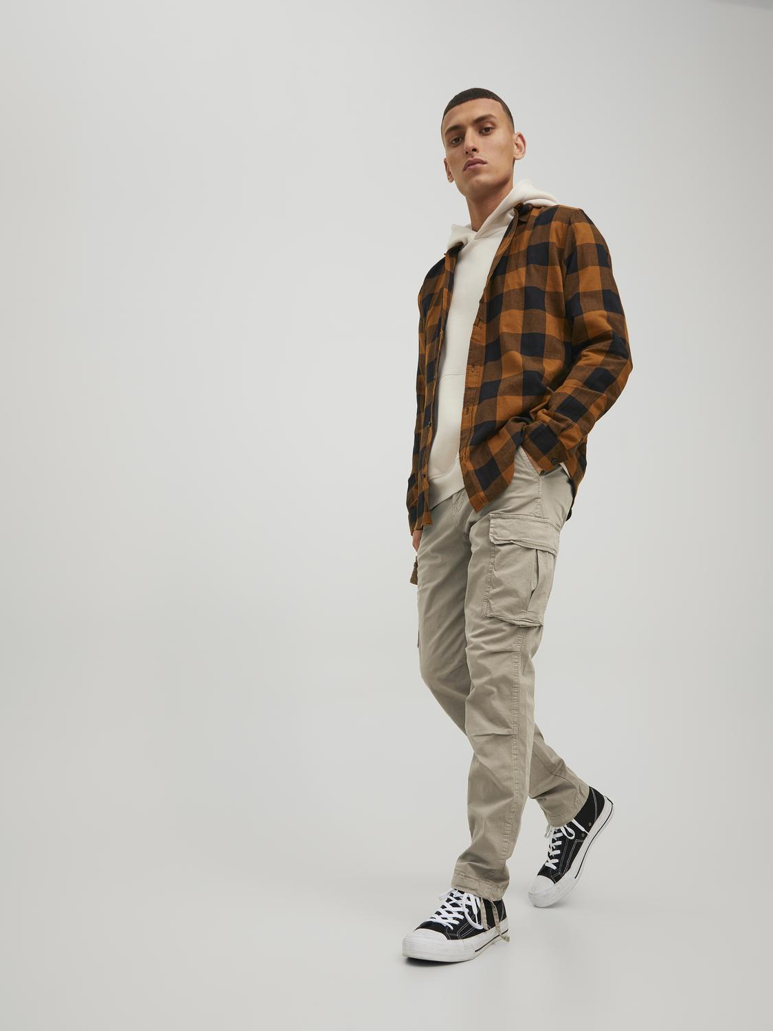 model_shot-creative
